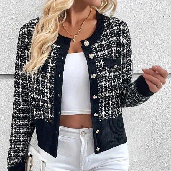 Black and White Casual Women's Plaid Pattern Button Front Cardigan - Picture 3 of 6